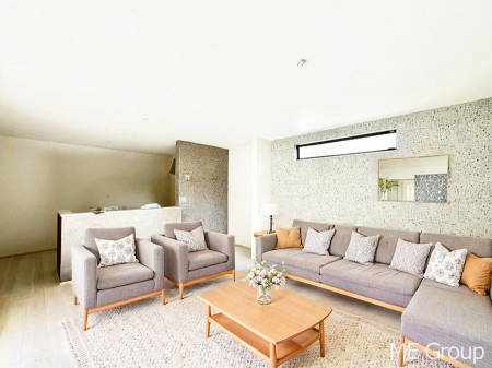 ���r���O�@�������������͋C�̂k�c�j�͉Ƒ��݂�Ȃ̉��K��ԁ��Ƌ��CG�ł�