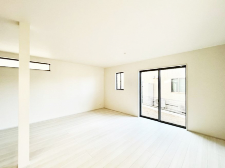 ���r���O�@�傫�ȑ����炽���Ղ�̗z���ƕ����������郊�r���O