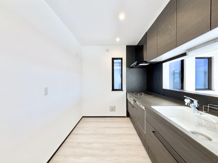 �L�b�`���@���������Ȃ��炲�Ƒ��Ƃ̉�b���y���߂�ΖʃJ�E���^�[�L�b�`��