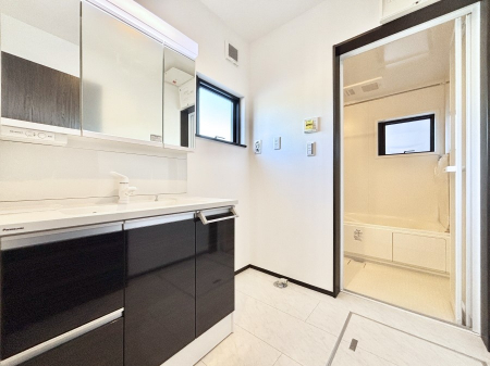 ���ʑ�E���ʏ��@�傫�����₷���O�ʋ��Ő�����������ʑ�́A�g�����Ȃ݃`�F�b�N�┧�̂������ɂ������߂ł��B 