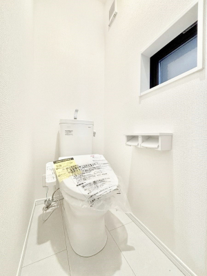 �g�C���@�g�C����1�K��2�K���ꂼ��ɔz�u����Ă��ĂƂĂ��֗��ł��B