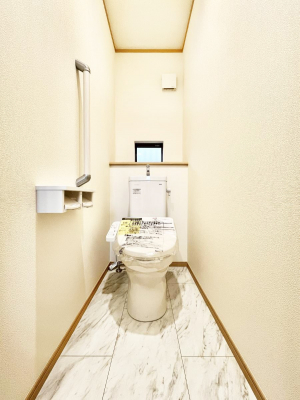 �g�C���@�g�C����1�K��2�K���ꂼ��ɔz�u����Ă��ĂƂĂ��֗��ł��B 