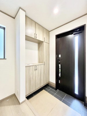 ���ց@�K���X�X���b�g�̓��������փh�A�������Ɍ���͂��Ă���܂�