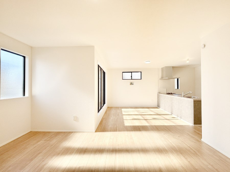 ���̑����ρ@�Ƒ��̏Ί炪���R�Ɛ��܂�Ă���A����ȕ��͋C�̃_�C�j���O�Ɏd�オ���Ă��܂��B