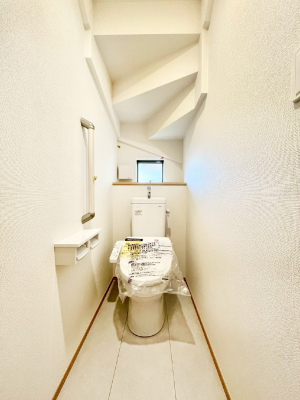 �g�C���@�g�C����1�K��2�K���ꂼ��ɔz�u����Ă��ĂƂĂ��֗��ł��B 