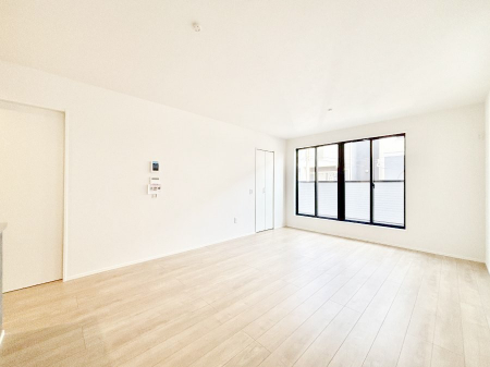 ���̑����ρ@�Ƒ��̏Ί炪���R�Ɛ��܂�Ă���A����ȕ��͋C�̃_�C�j���O�Ɏd�オ���Ă��܂��B