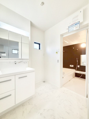 ���̑��@��Ƃ�̂��郉���h���[�X�y�[�X�B  