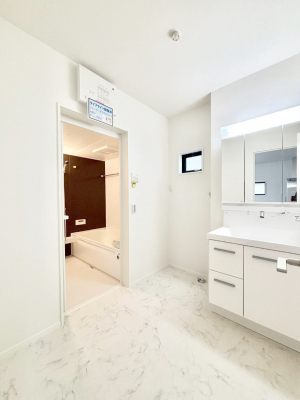 ���̑��@�L�X�Ƃ�Ƃ�̂��郉���h���[�X�y�[�X�B  