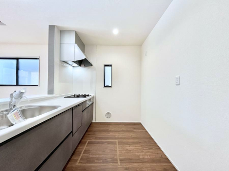 �L�b�`���@�u�₩�ȕ����ʂ蔲����L�b�`���B��������̂Ŗ��邭���C�ɂ��𗧂��܂��B