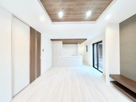 ���̑����ρ@�Ƒ��̏Ί炪���R�Ɛ��܂�Ă���A����ȕ��͋C�̃_�C�j���O�Ɏd�オ���Ă��܂��B