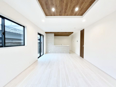 ���̑����ρ@�Ƒ��̏Ί炪���R�Ɛ��܂�Ă���A����ȕ��͋C�̃_�C�j���O�Ɏd�オ���Ă��܂��B