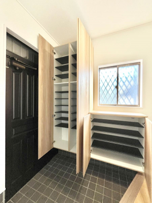 ���̑����ρ@�����Ղ���[�ł���V���[�Y�{�b�N�X�ŉƑ��S���̌C���A���ւ�������B  