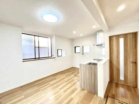 ���̑����ρ@�Ƒ������R�ƏW�܂�e���̃X�y�[�X�ɂȂ肻��