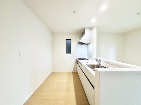 �L�b�`���@�u�₩�ȕ����ʂ蔲����L�b�`���B��������̂Ŗ��邭���C�ɂ��𗧂��܂��B