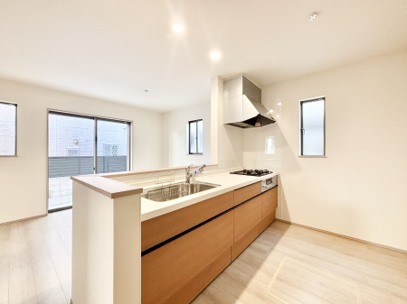 �L�b�`���@�u�₩�ȕ����ʂ蔲����L�b�`���B��������̂Ŗ��邭���C�ɂ��𗧂��܂��B