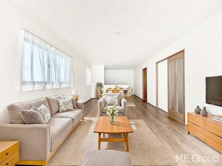 ���r���O�@�Ƒ��̘a�₩�ȉ�b���������Ă������B�J�����̂��郊�r���O�ł��B���Ƌ��CG�ł�  