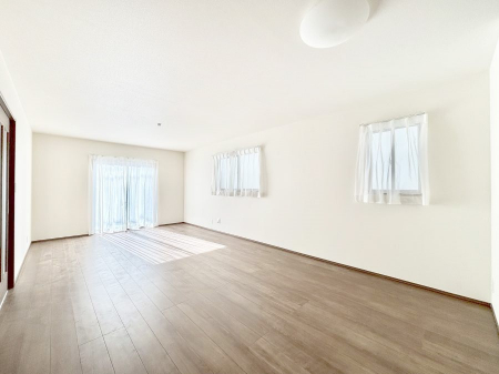 ���r���O�@�Ƒ��c���̎��Ԃ����������Ȃ��났�̃��r���O�_�C�j���O�B   