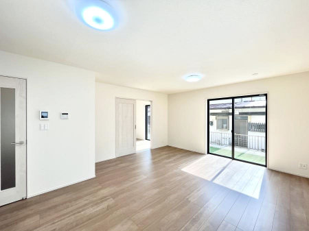 ���r���O�@�傫�ȑ����炽���Ղ�̗z���ƕ����������郊�r���O