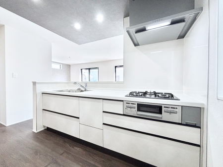 �L�b�`���@���r���O�����n����l�C�̃J�E���^�[�L�b�`���B �Ƒ��������Ȃ���Ǝ������邱�Ƃ��ł��܂��B