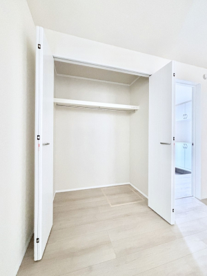 ���[�@�m���̃N���[�[�b�g�B���s��������̂Ō���̈ߗނ�����������܂�܂��B