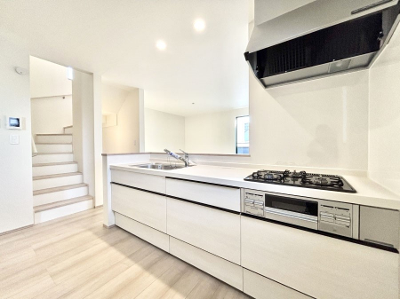 �L�b�`���@���������Ȃ���ł����Ƒ��Ƃ̉�b���y���߂�ΖʃL�b�`��