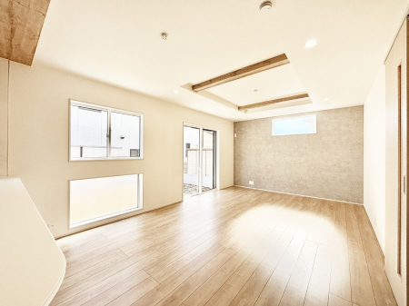 ���r���O�@���邢�z���������A�����̕��͋C�ɖ�������郊�r���O�E�_�C�j���O�B