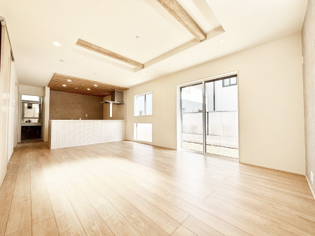 ���̑����ρ@�Ƒ��̏Ί炪���R�Ɛ��܂�Ă���A����ȕ��͋C�̃_�C�j���O�Ɏd�オ���Ă��܂��B