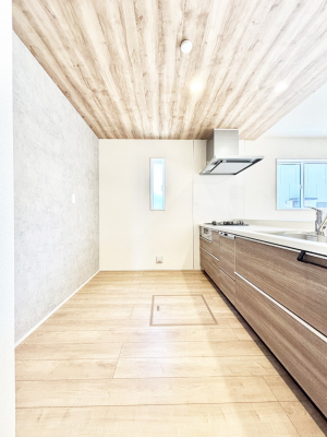 �L�b�`���@�u�₩�ȕ����ʂ蔲����L�b�`���B��������̂Ŗ��邭���C�ɂ��𗧂��܂��B