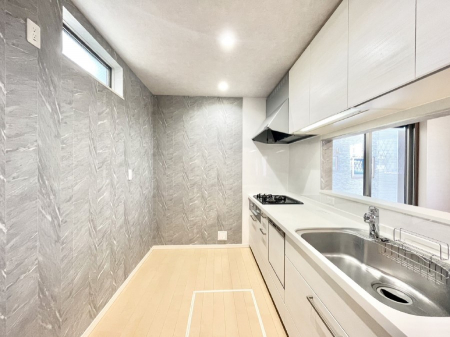 �L�b�`���@���������Ȃ���ł����Ƒ��Ƃ̉�b���y���߂�ΖʃL�b�`��