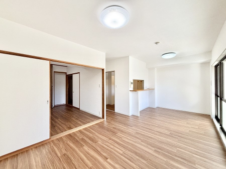 ���r���O�@�Ƒ��ꏏ�ɂ��H�����y���݂����Ȃ�L�X���r���O�_�C�j���O�@