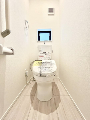 �g�C���@�g�C����1�K��2�K���ꂼ��ɔz�u����Ă��ĂƂĂ��֗��ł��B 