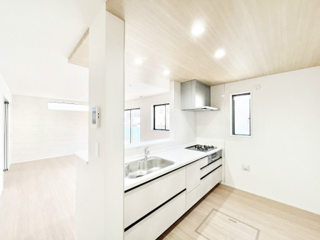 �L�b�`���@���Ƒ��̉�b�e�ޑΖʃL�b�`���B���������̃p�p�}�}�����Ƒ��Ɖ߂������Ԃ����������I