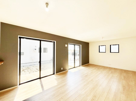 ���r���O�@�傫�ȑ����炽���Ղ�̗z���ƕ����������郊�r���O