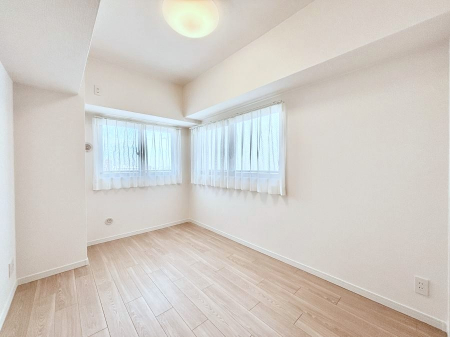 �Q���@�g���₷���`�Ńx�b�g��Ƌ�̒u�����ɂ����邱�Ƃ�����܂���B   