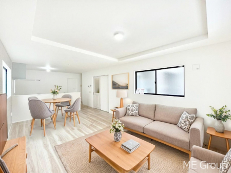 ���r���O�@�Ƒ��̘a�₩�ȉ�b���������Ă������B�J�����̂��郊�r���O�ł��B���Ƌ��CG�ł�  