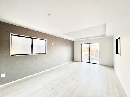 ���r���O�@�傫�ȑ����炽���Ղ�̗z���ƕ����������郊�r���O