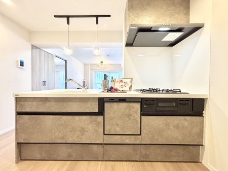 �L�b�`���@���������Ȃ���ł����Ƒ��Ƃ̉�b���y���߂�ΖʃL�b�`��