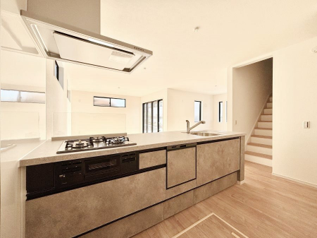 �L�b�`���@���������Ȃ���ł����Ƒ��Ƃ̉�b���y���߂�ΖʃL�b�`��