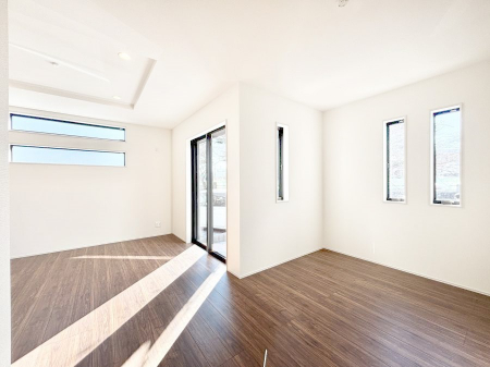 ���r���O�@�Ƒ��c���̎��Ԃ����������Ȃ��났�̃��r���O�_�C�j���O�B   