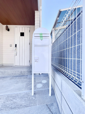 ���̑��@�\�D�E�C���^�[�z���E�|�X�g�E��z�a�n�w���ЂƂɏW��B�G���g�����X�ɂȂ��ރV���v���f�U�C���B�@