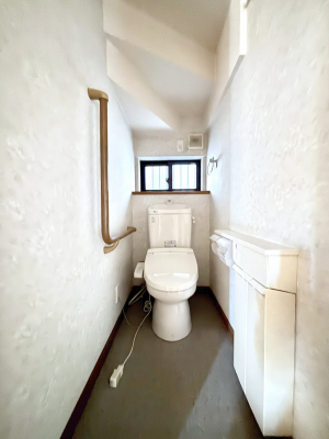 �g�C���@�g�C����1�K��2�K���ꂼ��ɔz�u����Ă��ĂƂĂ��֗��ł��B 