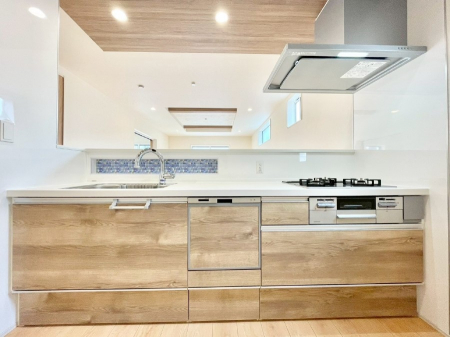 �L�b�`���@���r���O�����n����l�C�̃J�E���^�[�L�b�`���B �Ƒ��������Ȃ���Ǝ������邱�Ƃ��ł��܂��B