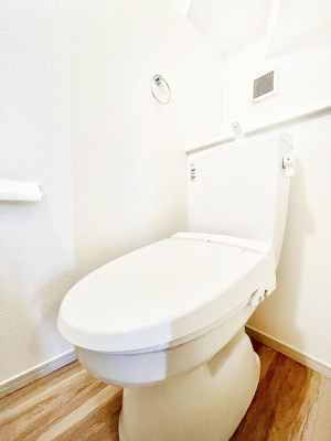 �g�C���@�g�C����1�K��2�K���ꂼ��ɔz�u����Ă��ĂƂĂ��֗��ł��B