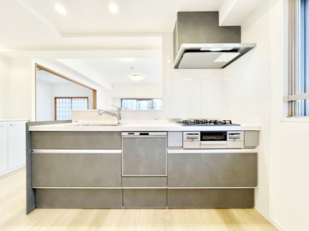 �L�b�`���@�������������I�ɁA�y�����I�V�X�e���L�b�`��