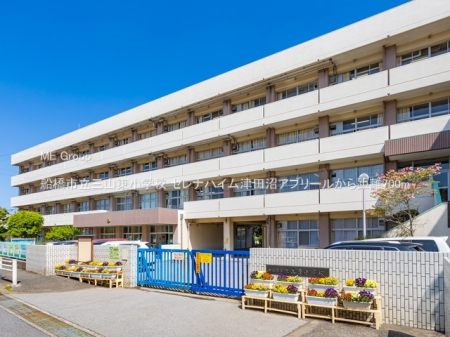 ���ӊ��@���w�Z 700m �D���s���O�R�����w�Z