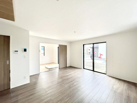 ���r���O�@�傫�ȑ����炽���Ղ�̗z���ƕ����������郊�r���O