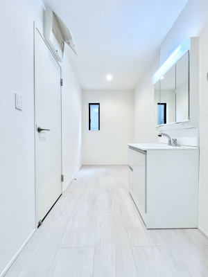 ���̑��@�������̂�����K��Ԃł��B�����̐g�x�x���C�����ǂ����g�������܂��B 