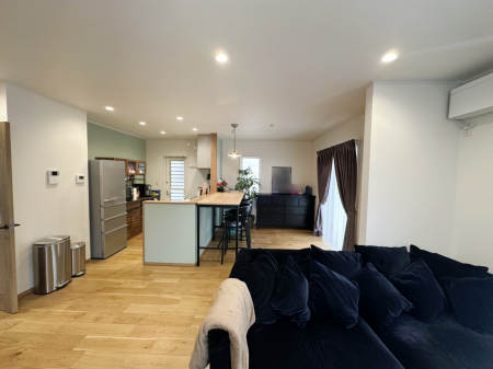 ���r���O�@���Ƒ��̓��₩�Șb�����ŕ�܂�閾�邢���r���O 