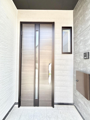 ���ց@��؂ȉƑ��A���q���o�}���錺�ցB