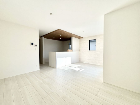 ���r���O�@�������������͋C�̂k�c�j�͉Ƒ��݂�Ȃ̉��K���  